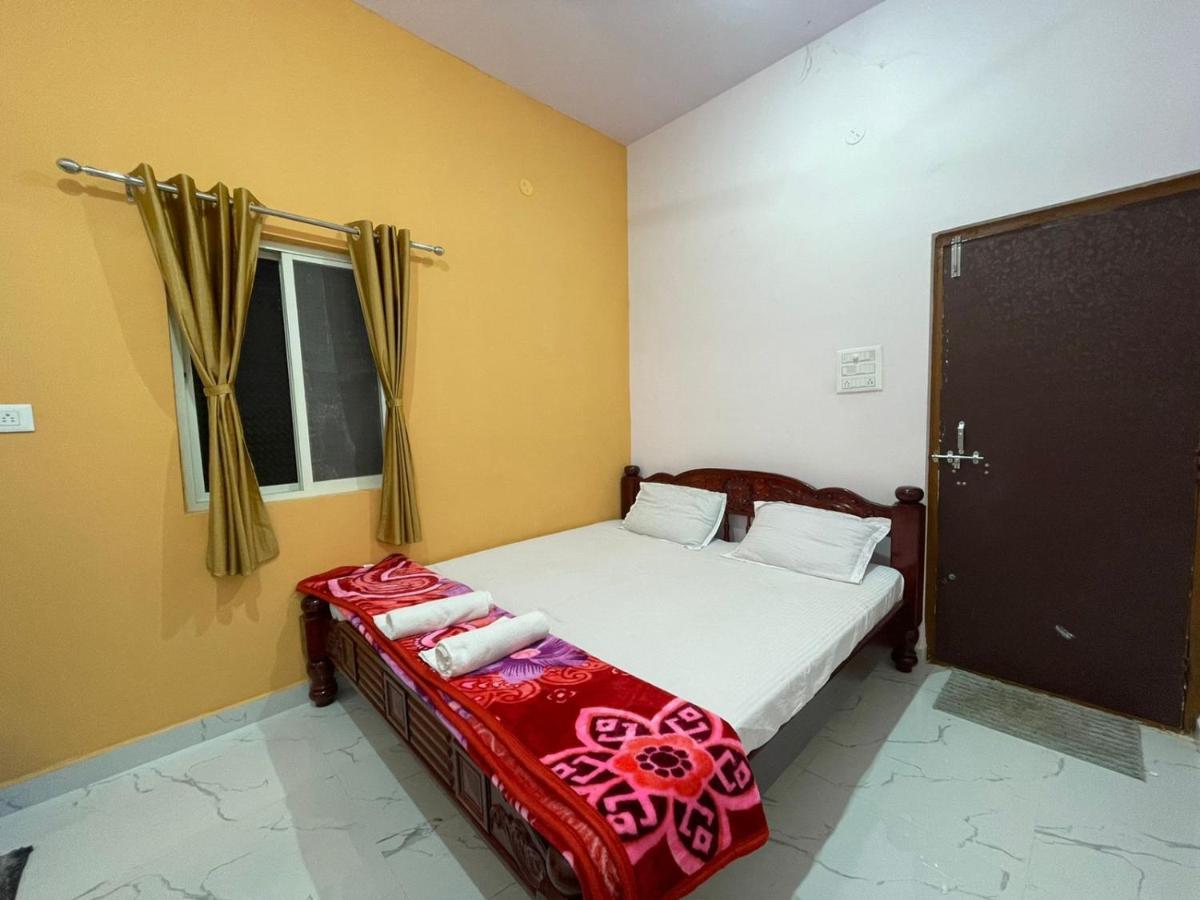 Veeru Homestay Hospet Exterior foto