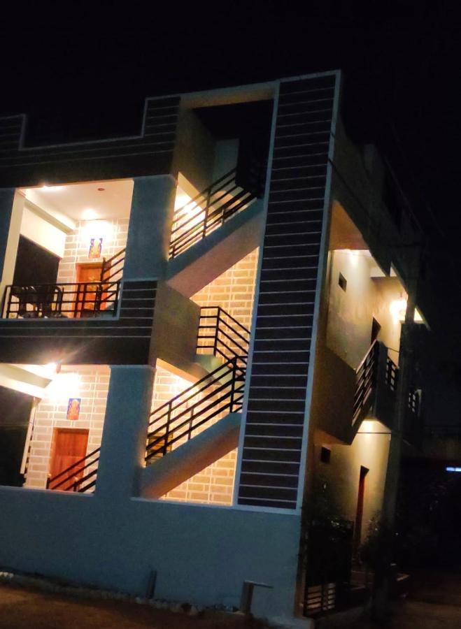 Veeru Homestay Hospet Exterior foto